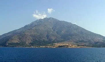 Yunanistan’ın Semadirek Adası’nda mahsur kalanlar için feribot gönderildi