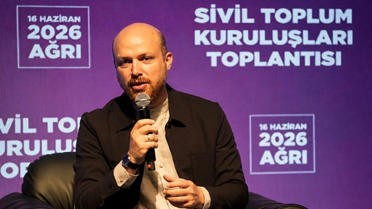 Bilal Erdoğan konuşma yaparken