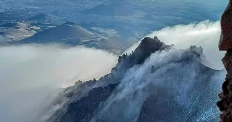 Erciyes’in zirvesine kar yağdı