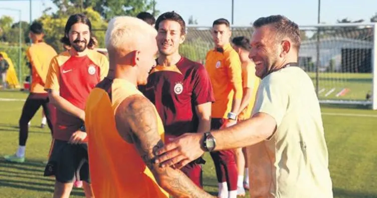 Şampiyon sahaya indi