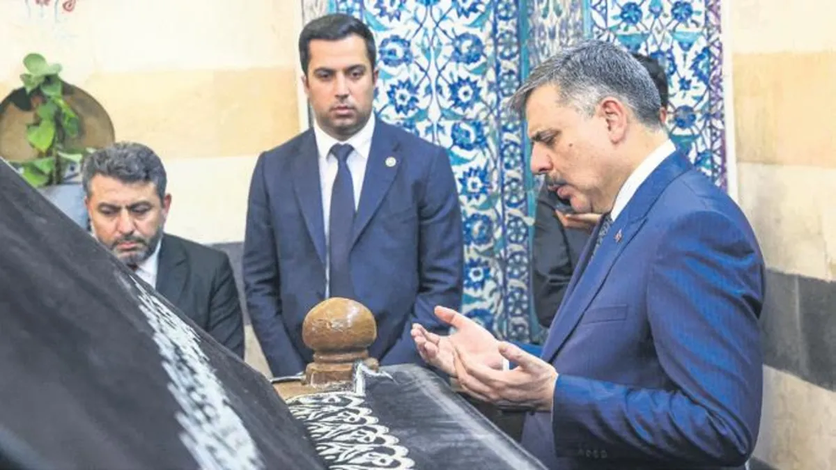 İçişleri Bakanı Mustafa Çiftçi Suriye'deki temasları kapsamında Emevi Camii'ni ziyaret etti.