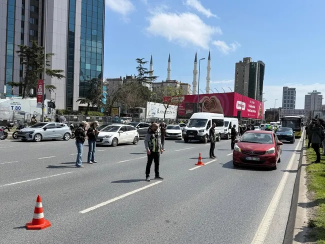 istanbuldaki-israil-konsoloslugu-onunde-catisma-3-supheli-etkisiz-hale-getirildi-1775559064713.jpg İstanbul'daki İsrail Konsolosluğu önünde çatışma: 3 terörist etkisiz hale getirildi