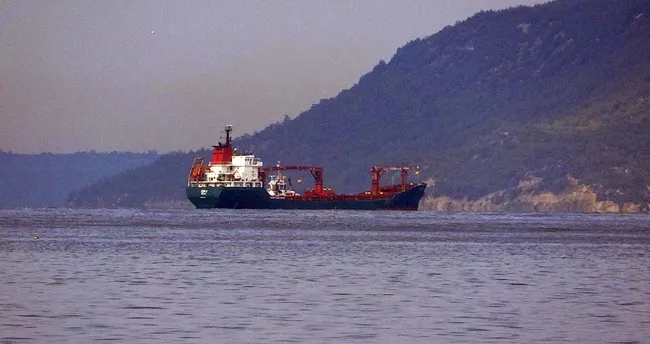 Çanakkale Boğazı'nda gemi trafiği askıya alındı Çanakkale Boğazı'nda gemi trafiği askıya alındı