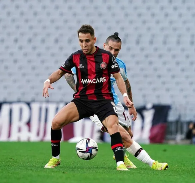 emre-mor-geri-mi-donuyor-transfer-kararini-verdi-1780138953992.jpeg