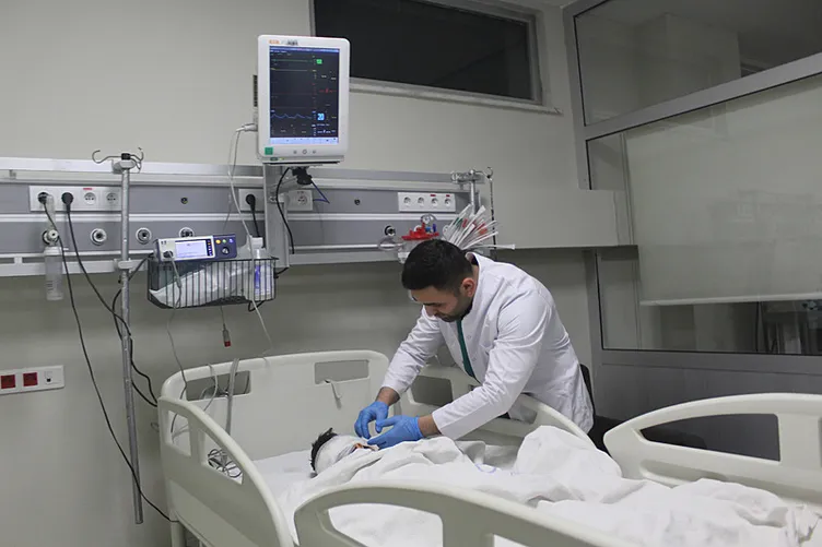 Adıyaman’da sokak köpeği dehşeti! 4.5 yaşındaki çocuk ağır yaralandı… Acılı anne gözyaşları ile anlattı: Alamadım köpeklerin ellerinden…