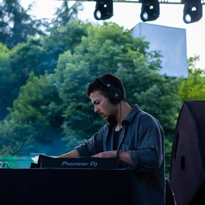 24 yaşındaki genç DJ Tuna Selimoğlu Bursa’da hayatını kaybetti!