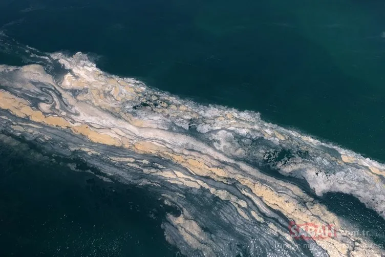 Deniz salyası müsilaj kabusu böyle görüntülendi: Çok çarpıcı kareler...
