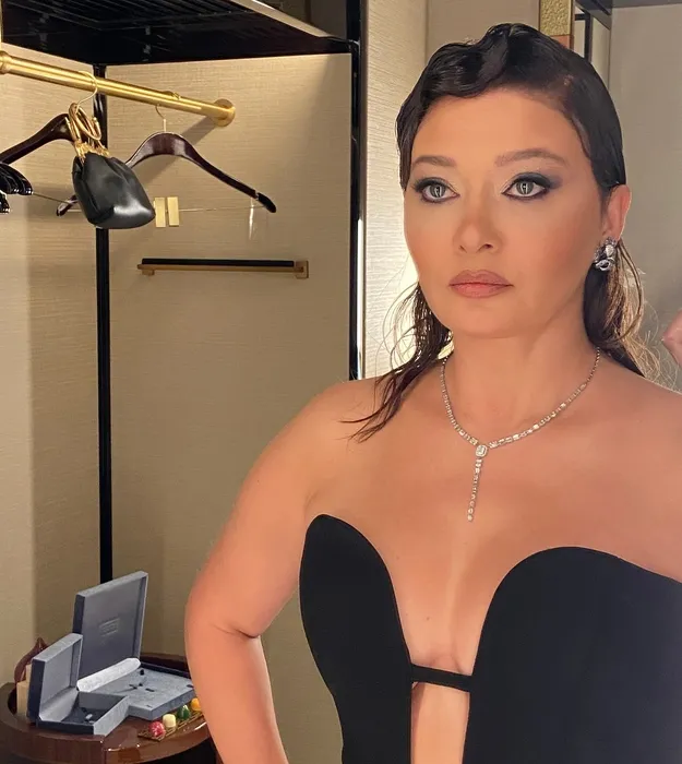 1 ayda 17 kilo vermişti: Cesur tarzıyla göz doldurdu!