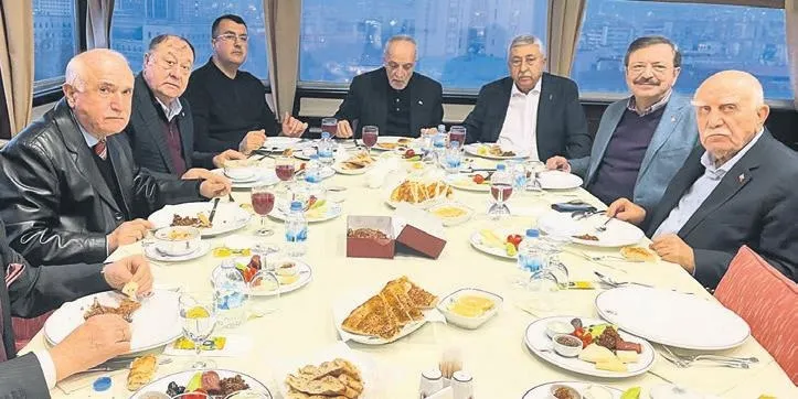 İş Dünyası Liderleri İftarda Buluştu: Savaşın Ekonomiye Etkileri ve Terörsüz Türkiye