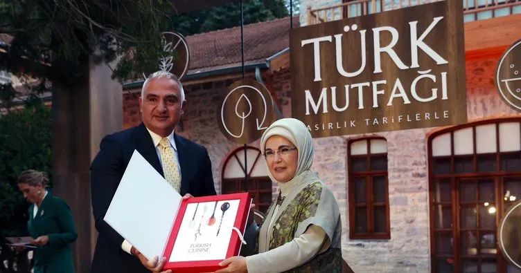 Emine Erdoğan’dan Türk mutfağı kitabına tebrik: Tüm dünya dillerinde okurlarına ulaşacak