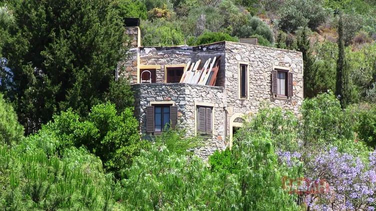 Yılmaz Özdil'in villasının yıkımı için yavaşlıkta rekor kıracaklar