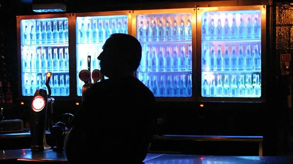 Alkol satışında yasaklar genişledi: Teklif komisyondan geçti