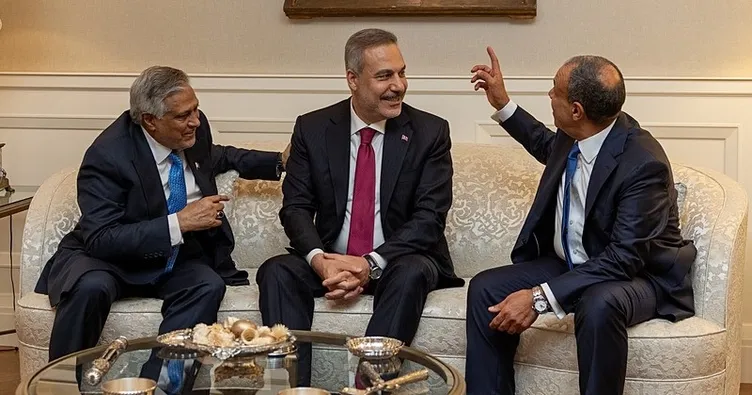 Hakan Fidan’dan 3 kritik temas