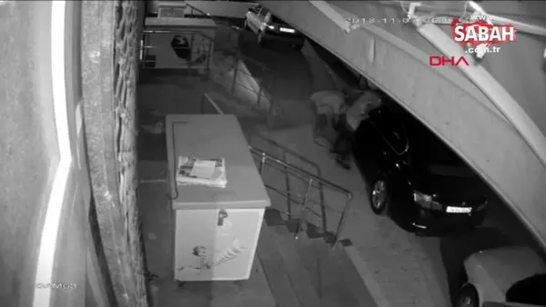 Lüks aracın camını kırıp göstergelerini çalan hırsızlar kameraya öpücük attı!