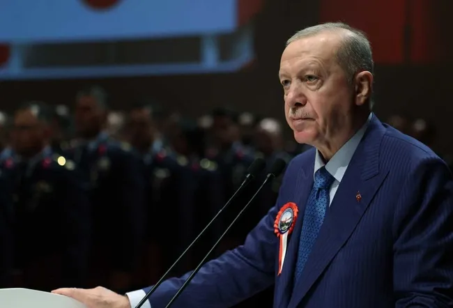 baskan-erdogandan-ak-partinin-25-kurulus-yil-donumu-makalesi-turkiye-gelecegini-kendi-iradesiyle-sekillendiren-1786705417632.jpg