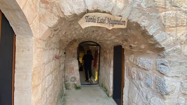midyatin-3-bin-yillik-yeralti-magara-evleri-turizme-kazandirildi-1726396507881.jpg