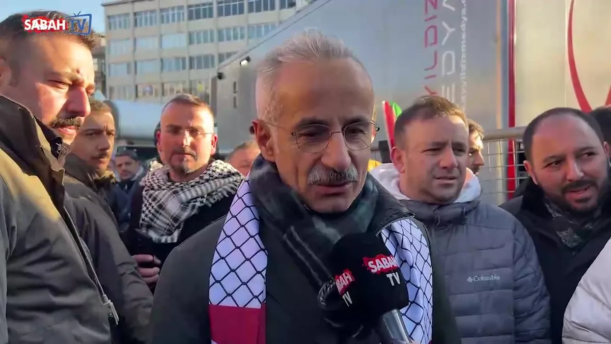 Ulaştırma ve Altyapı Bakanı Abdulkadir Uraloğlu: “Gazze’nin sesini en güçlü şekilde duyuran ülke Türkiye” videosunu izle Ulaştırma ve Altyapı Bakanı Abdulkadir Uraloğlu: “Gazze’nin sesini en güçlü şekilde duyuran ülke Türkiye” videosunu izle