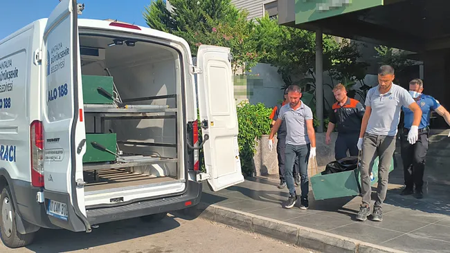 otel-odasinda-olu-bulundu-bulunan-maddeler-ekipleri-alarma-gecirdi-1784479365596.jpeg
