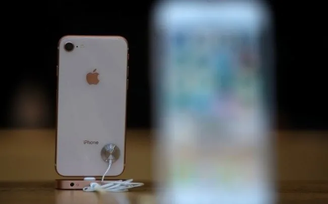 iPhone X, iPhone 8’lerin gerisinde kaldı!