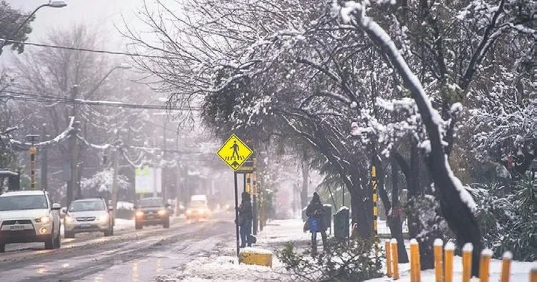 Şili’de 46 yılın en şiddetli kar yağışı