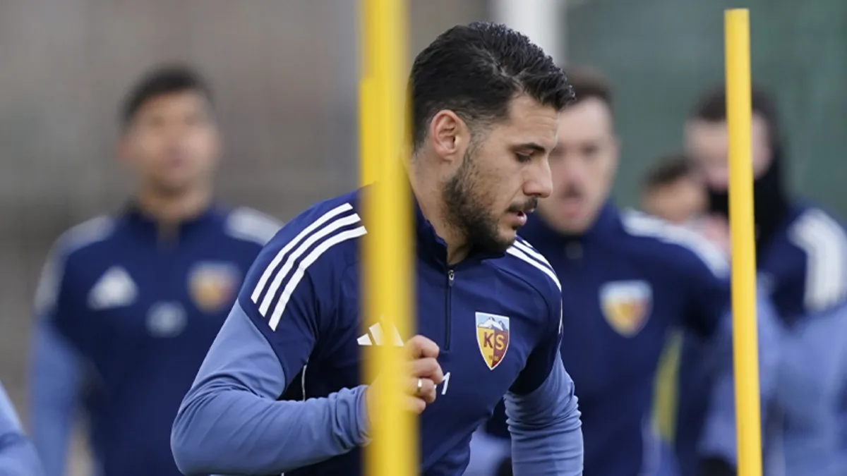 Kayserispor’da Galatasaray mesaisi hız kesmedi! Kayserispor’da Galatasaray mesaisi hız kesmedi!