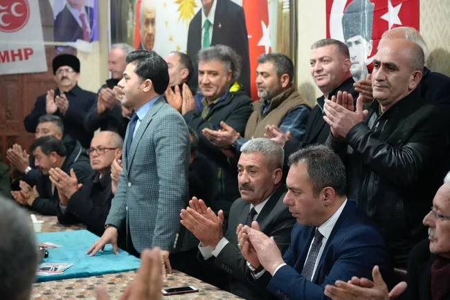 chpde-dem-catlagi-kirli-ittifaka-tepki-gosterdiler-mhpye-gectiler-1708967333793.jpg CHP'de istifa depremi! DEM ile kirli ittifaka tepki gösterdiler, MHP'ye geçtiler