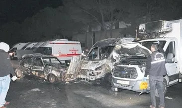 Alev alan otomobil 3 araca zarar verdi