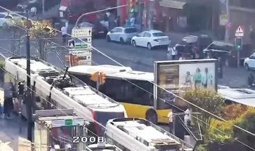 İETT otobüsü tramvaya çarptı