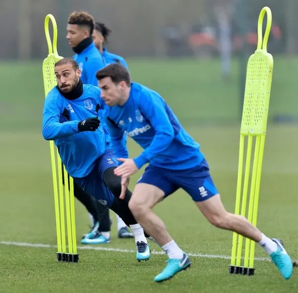 Cenk Tosun form tutuyor