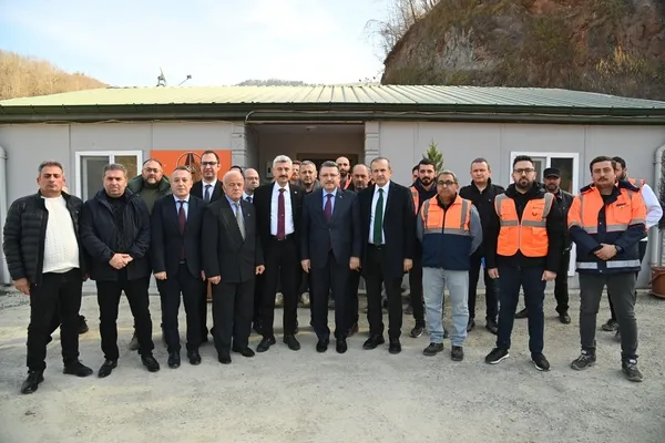 65-yillik-ozlem-bitiyor-arakli-bayburt-yolu-tarihi-bir-hizmet-olacak-1738328233169.jpg