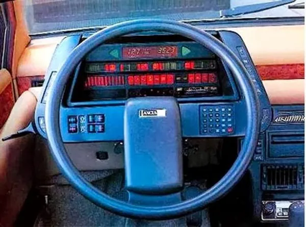 80'li yıllara damgasını vuran otomobil konsolları