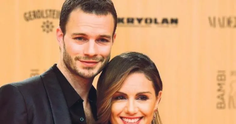 Ayrılsak da beraberiz