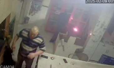 Şarja takılan cep telefonu bir anda alev aldı: Panik anları güvenlik kamerasında! #istanbul