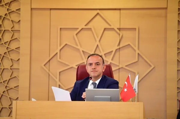 10-milyarlik-butceyi-buhar-ettiler-halkin-malini-ipotek-ettiler-sancaktepede-dev-kulliye-ve-spor-merkezleri-bo-1789210065694.jpg