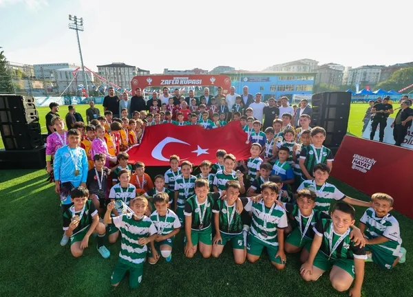 arnavutkoyde-30-agustos-zafer-bayrami-coskuyla-kutlandi-1788124765963.jpg