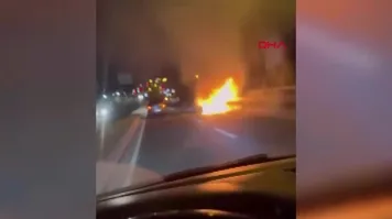 Eyüpsultan’da otomobil alev alev yandı