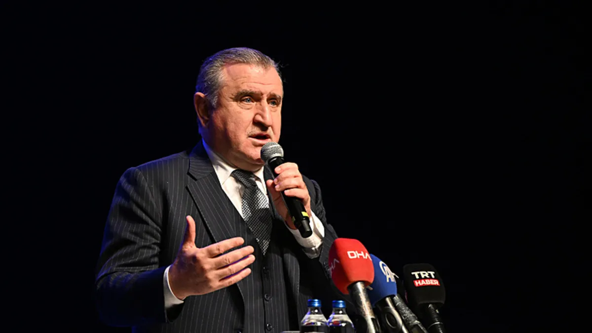 Bakan Bak: “Türkiye’yi en güzel şekilde temsil eden milli sporcularımızı tebrik ediyorum” Bakan Bak: “Türkiye’yi en güzel şekilde temsil eden milli sporcularımızı tebrik ediyorum”