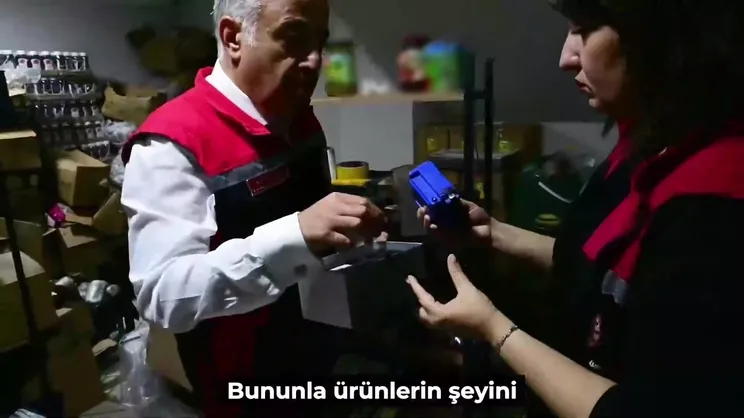 İzmir'de gıda sahtekarlarına darbe!