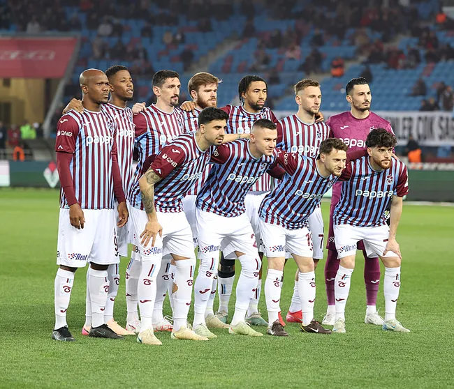 son-dakika-haberi-karadeniz-derbisinde-kazanan-trabzonspor-1744568052870.jpeg