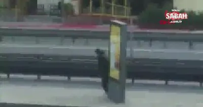 İstanbul Avcılar’da metrobüste dilencilik yapan şahsın kurnaz hilesi kamerada | Video