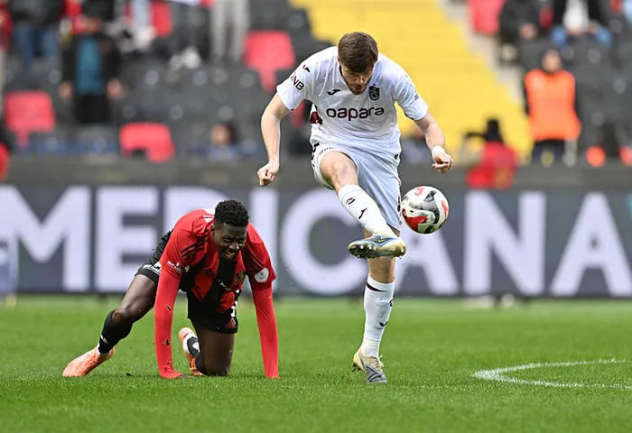 canli-super-ligde-gaziantep-fk-trabzonspor-maci-1771768862390.jpeg