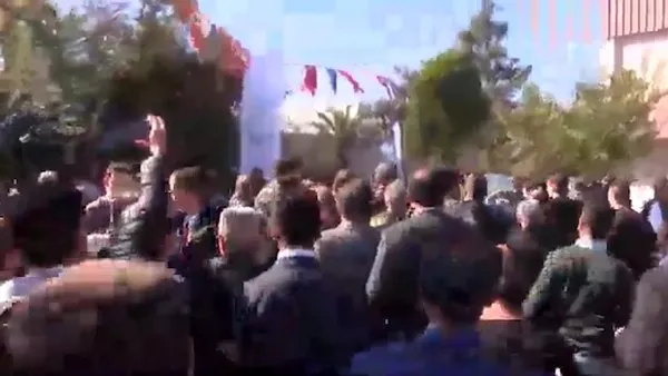 Son Dakika: Tuzla Belediye Başkanı Şadi Yazıcı'ya CHP’lilerden saldırı! İşte o anlar.. | Video