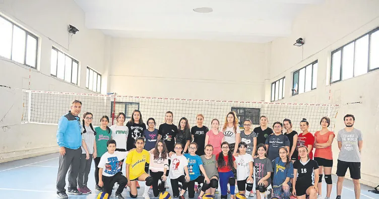 Sultanlar sahaya çıktı