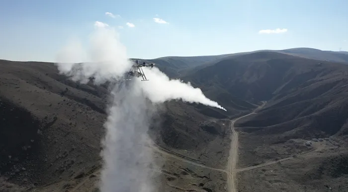 turkiyede-bir-ilk-silahli-drone-songar-yerli-roketleri-atesledi-1647690109416.jpg