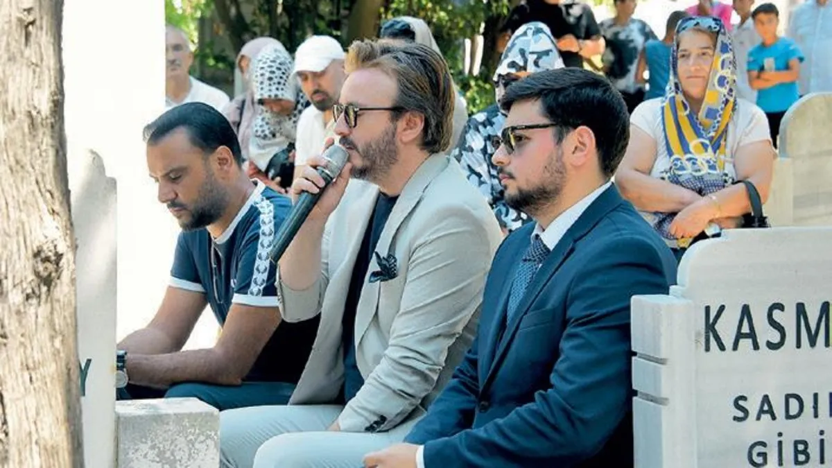 Kardeşini mezarı başında andı