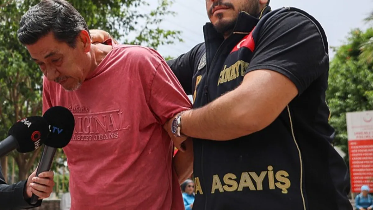 Antalya’da kan donduran evlat cinayeti: Cani baba 37 bıçak darbesiyle katletmişti! Duruşmada akılalmaz iddialar… Antalya’da kan donduran evlat cinayeti: Cani baba 37 bıçak darbesiyle katletmişti! Duruşmada akılalmaz iddialar…