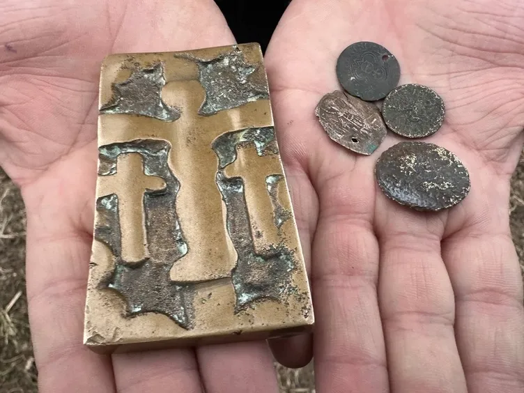 Bahçesindeki parlayan cisimden tarih çıktı!