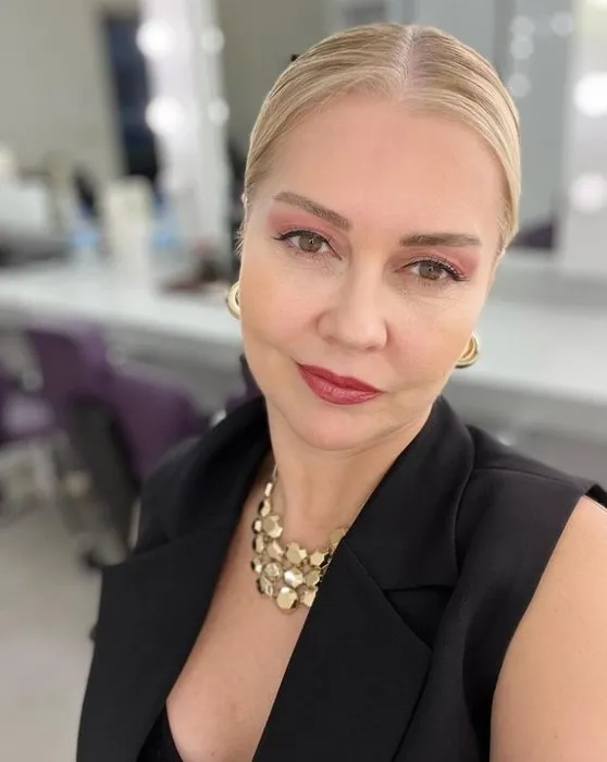 Aşkı için pılını pırtını toplayıp Amerika’ya yerleşmişti... Didem Uzel evliliğinin 13. yılını romantik sözlerle kutladı: Dile kolay beraber yaşlanmak...