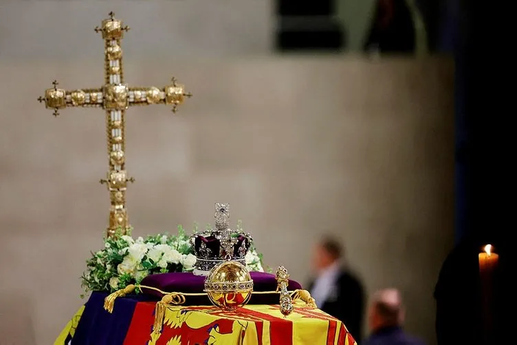 SON DAKİKA- Kraliçe Elizabeth'e son veda! Prens Philip'in yanına gömülecek...