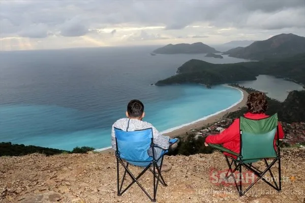 Fethiye'de deniz, rengiyle büyüledi